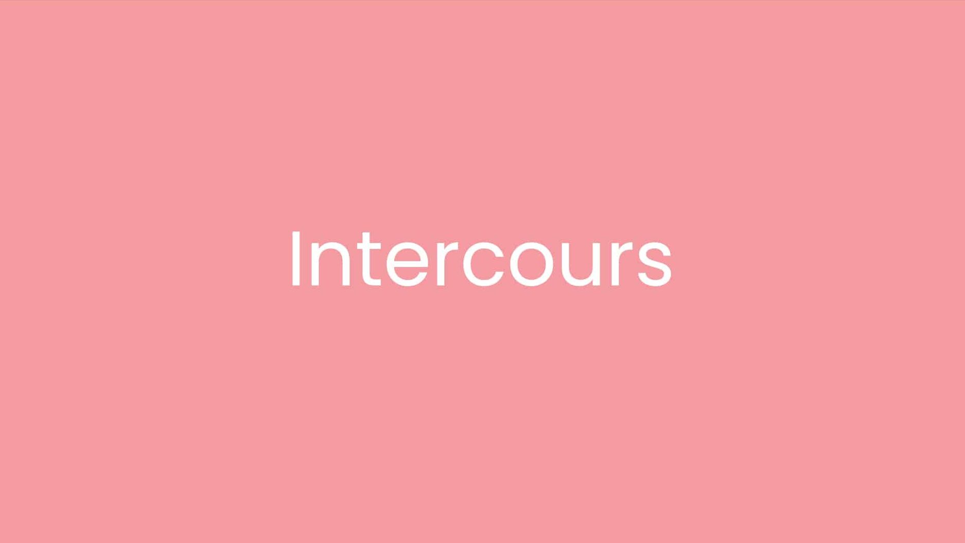 Visuel affichant le mot "intercours" en blanc, sur fond rose